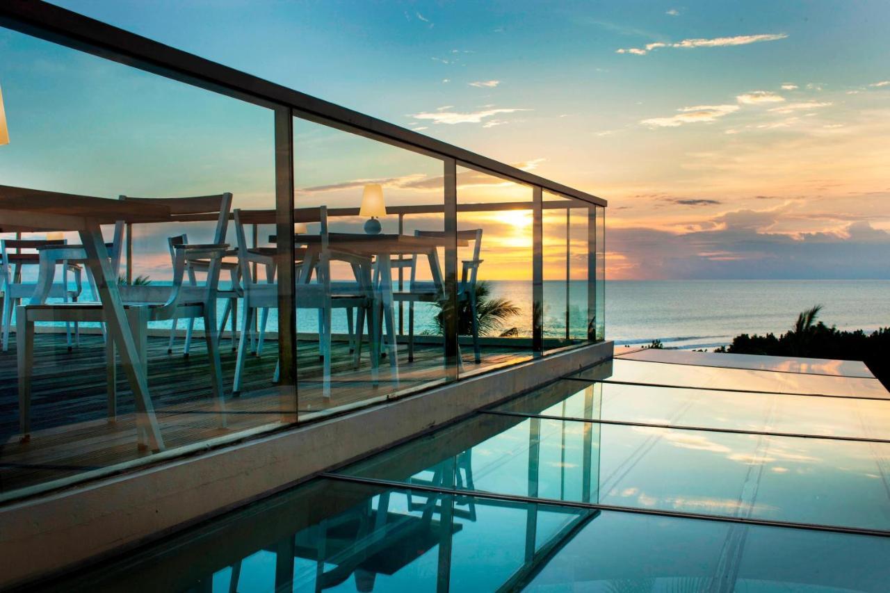 Sheraton Bali Kuta Resort Екстер'єр фото Sunset at the Sky Bar