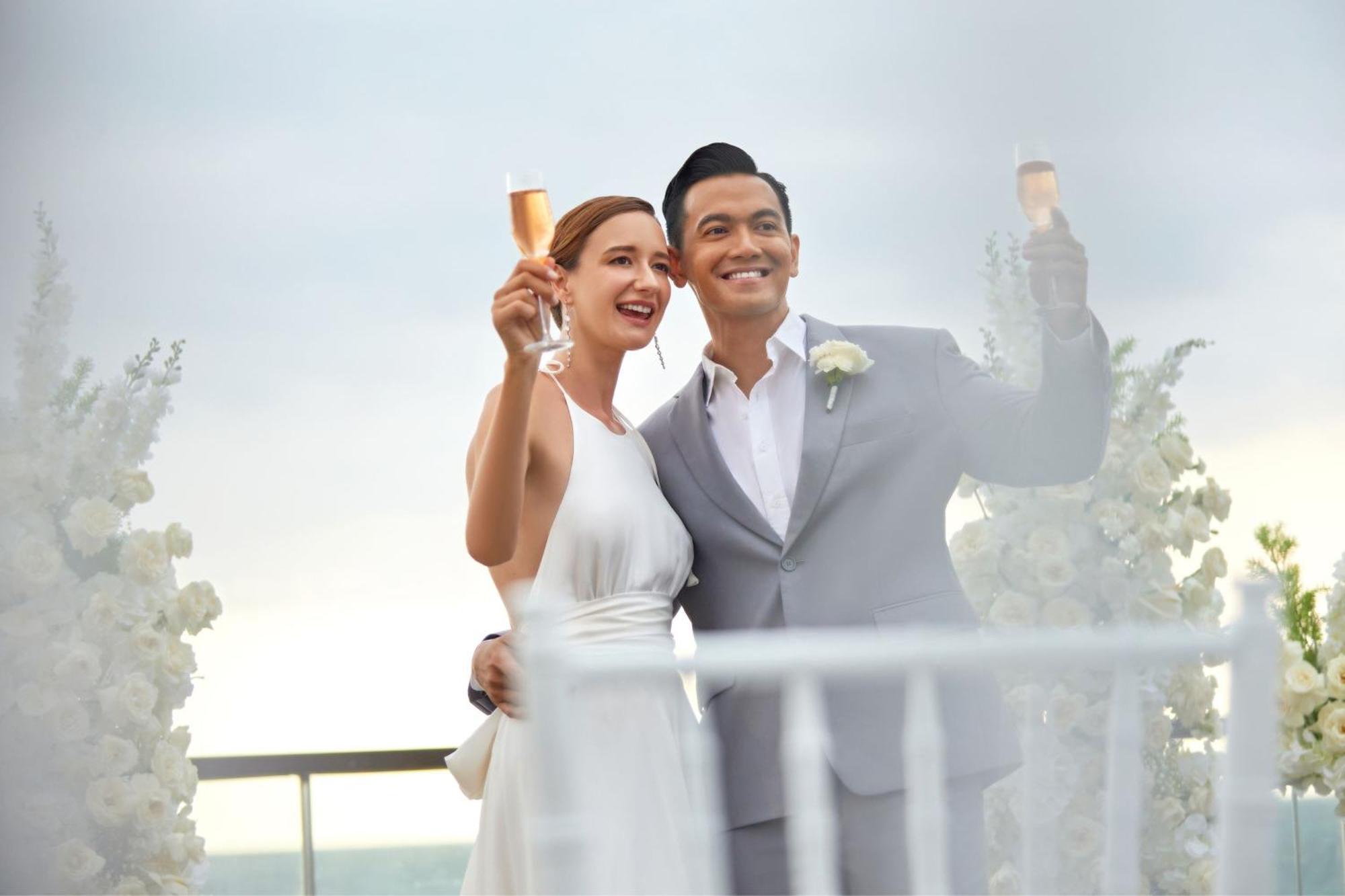 Sheraton Bali Kuta Resort Екстер'єр фото Wedding on board
